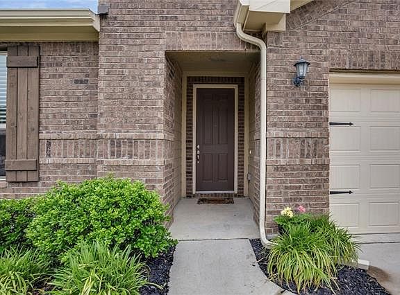 3rd image of 293 Nivens Dr