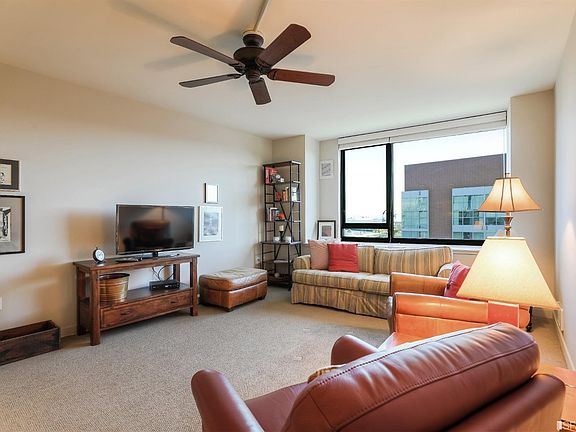 3rd image of 250 King St Unit 756
