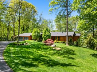 2 The Logging Rd, Waccabuc, NY 10597