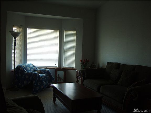 5th image of 105 Alder Ln S