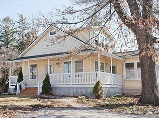 1227 Hillside Dr NW, Cedar Rapids, IA 52405