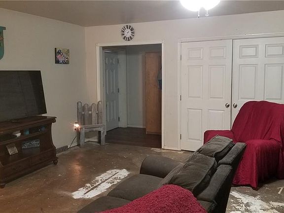 4th image of 1411 Douglas Blvd NW