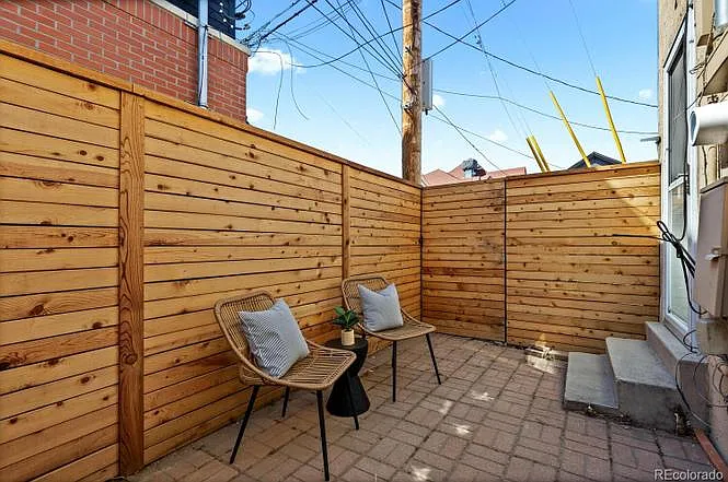 920 33rd St — Photo 18