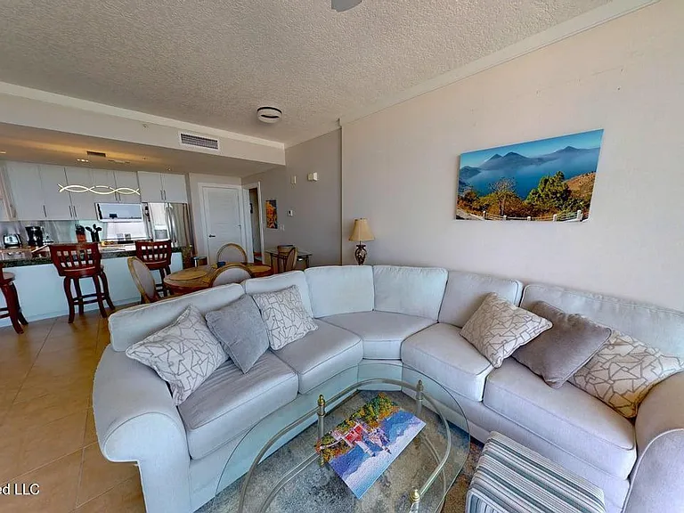 2060 Beach Blvd #1407 — Photo 5