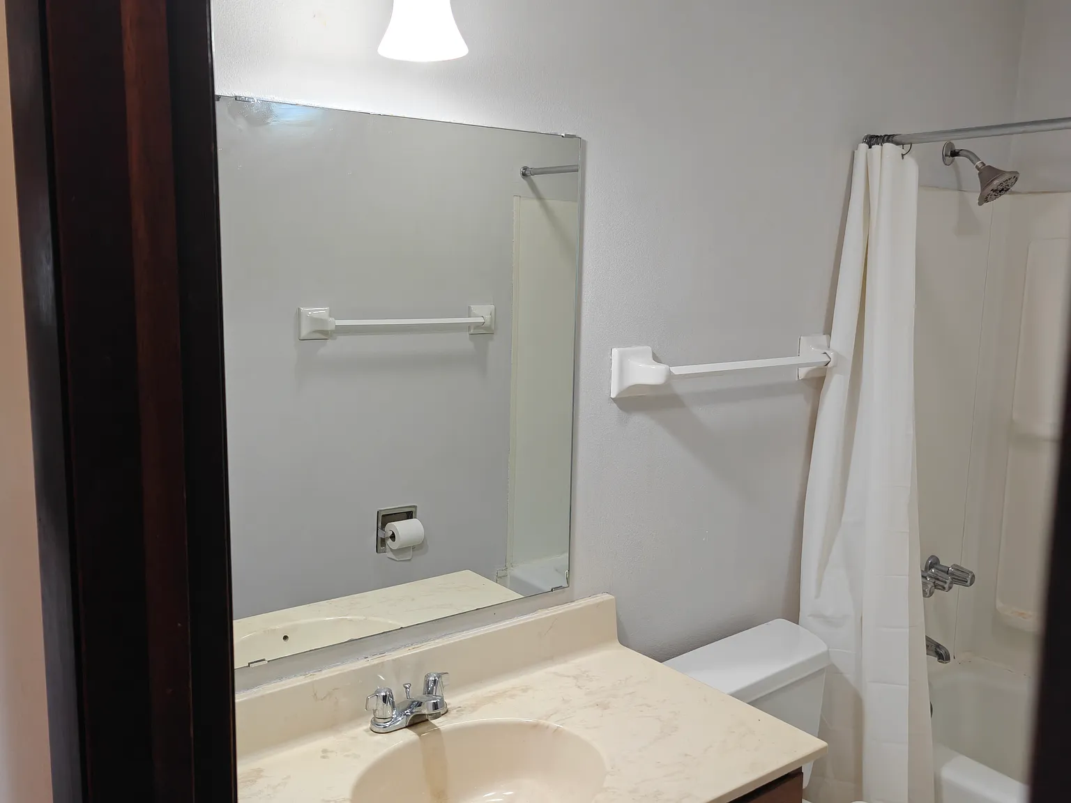 2 bed, 850 sqft, $925 — Photo 2