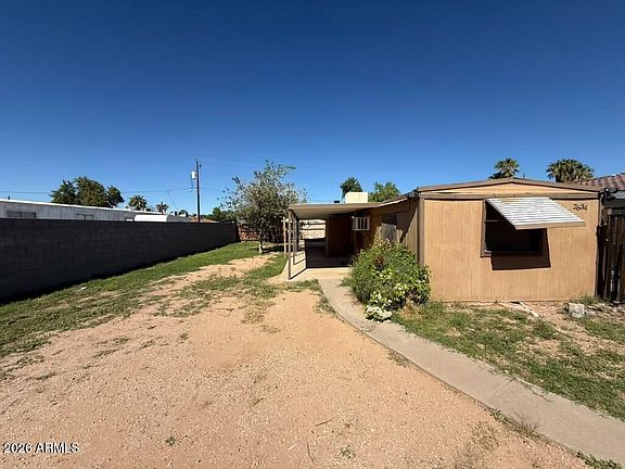 3rd image of 2634 E MARCONI Avenue