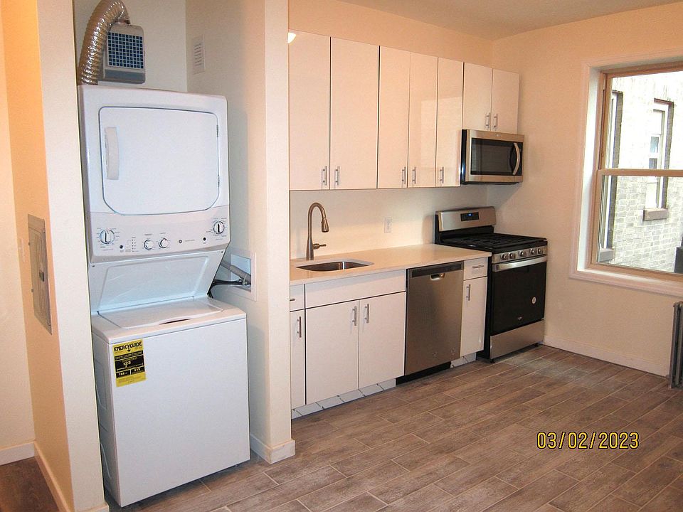 2nd image of 125 Magnolia Ave #109