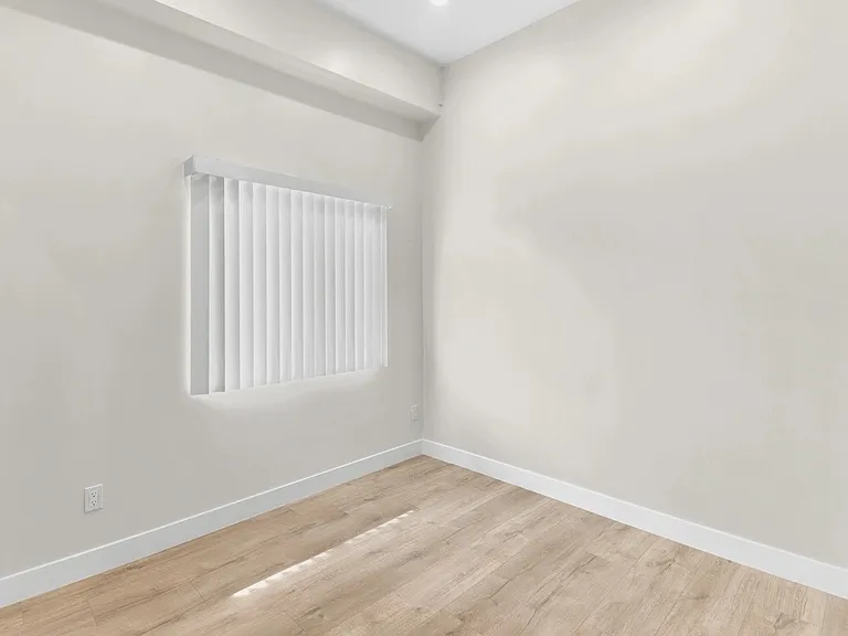 2823 S Corning St #5 — Photo 15