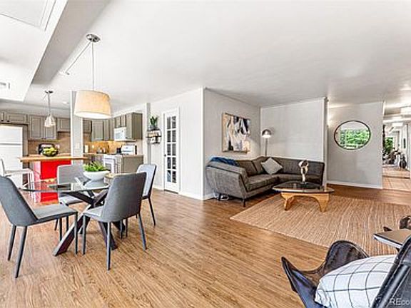 3rd image of 800 N Washington St APT 902