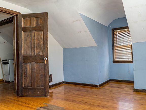 2nd image of 310 N 9th St #B