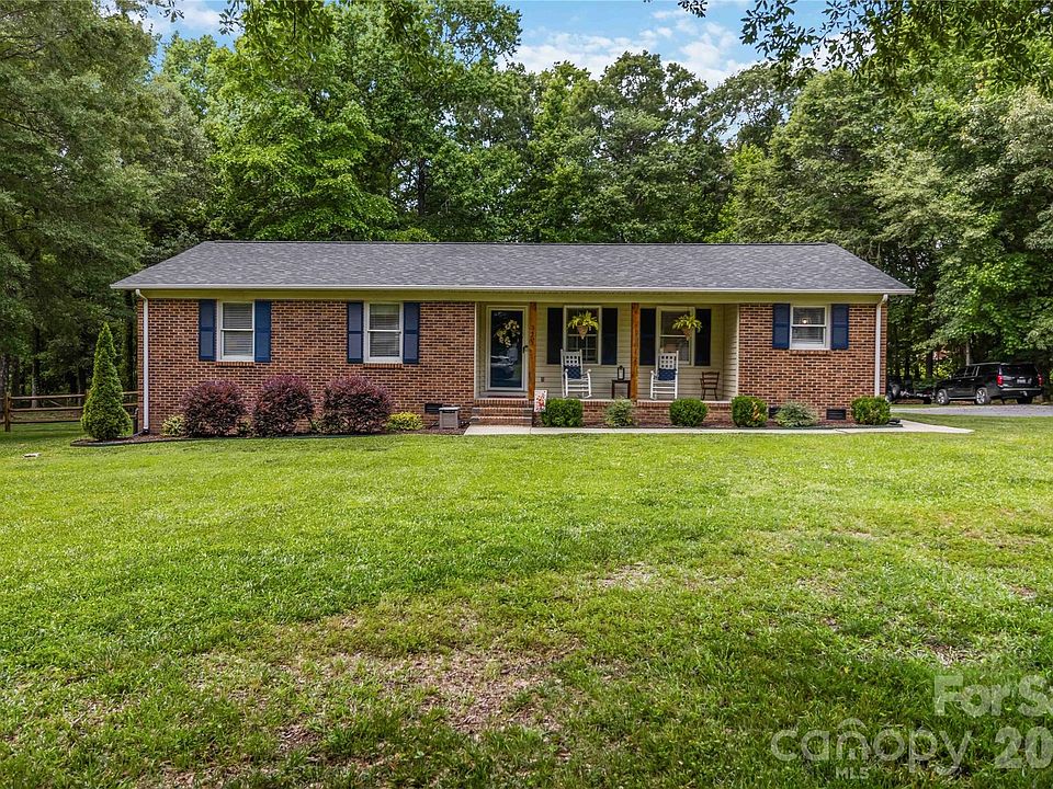 1st image of 3457 Autumn Lake Dr