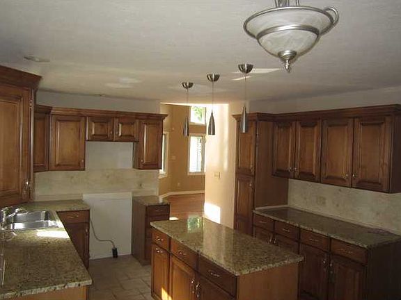 4th image of 3547 Clearwater Cir