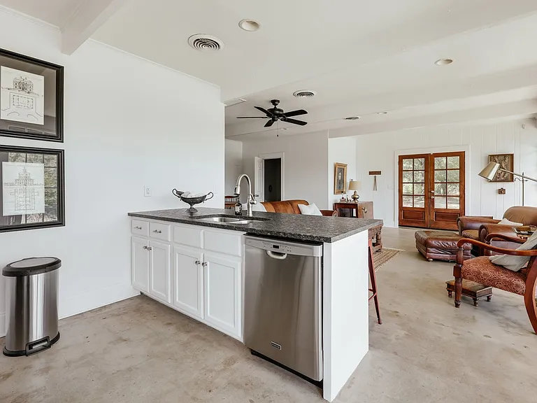 190 Lakewood Dr — Photo 10