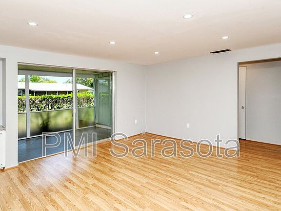 4th image of 3186 Regatta Cir