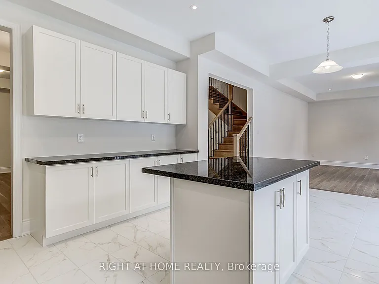 51 Lorrain Hand Cres — Photo 12