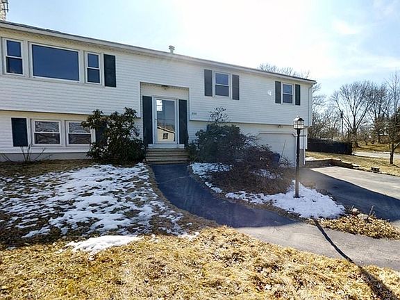 3rd image of 200 Heidenrich Dr