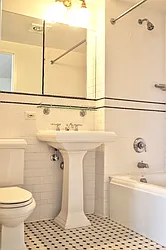 Rented by Addison Property Group