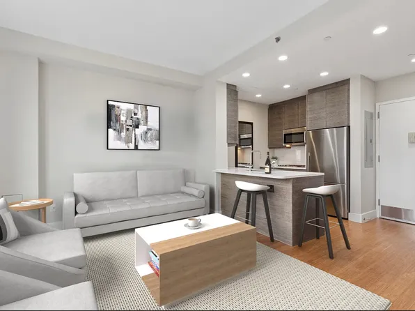 305 West 16th Street image 2 of 14