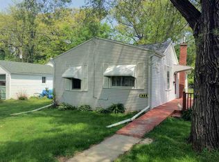 922 54th St, Moline, IL 61265