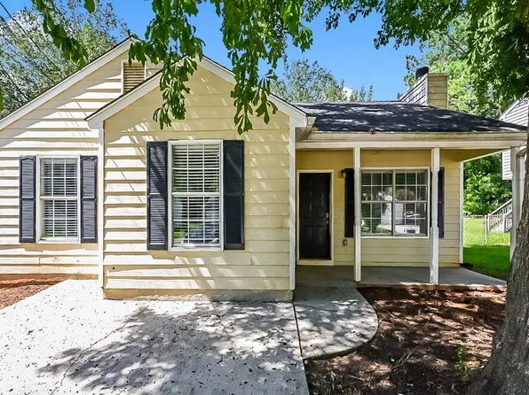 68 Hampton Oaks Dr, Hampton, GA 30228