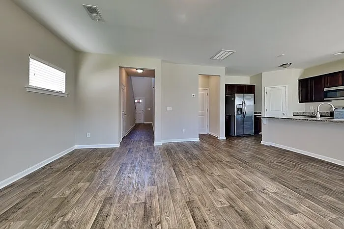 320 Beacons Field Rd — Photo 3