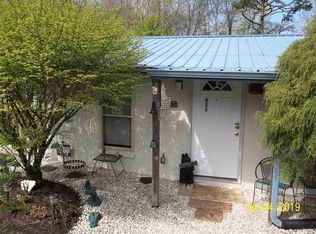 955 Burchfield Rd, Dandridge, TN 37725