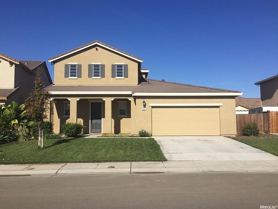 1st image of 1051 Clearwater Creek Blvd