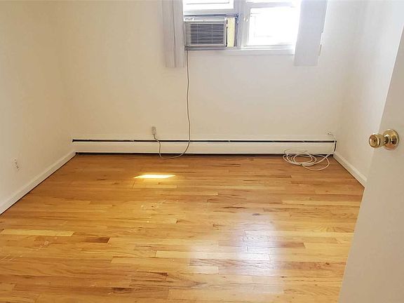 3rd image of 137-40 81st St