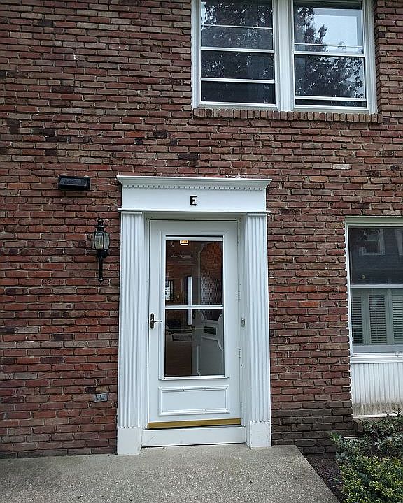 1st image of 65 Oakbrook Dr APT E
