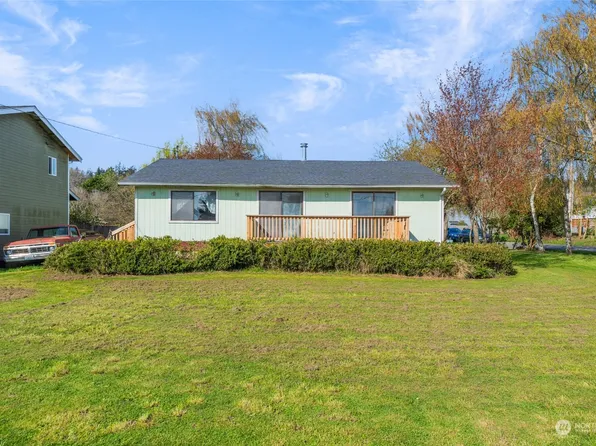 4784 Berg Rd, Clinton, WA 98236