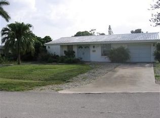 5216 Wisteria Ct, Cape Coral, FL 33904