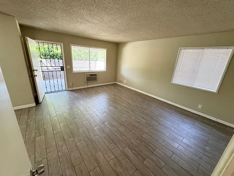 10743 Magnolia Ave #101 — Photo 3