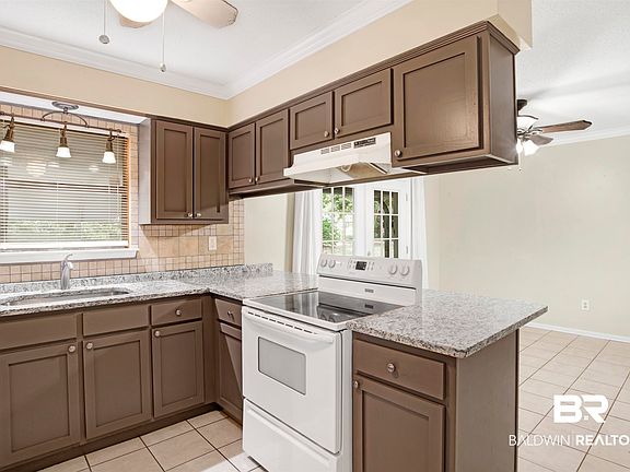 4th image of 3560 Creekway Rd