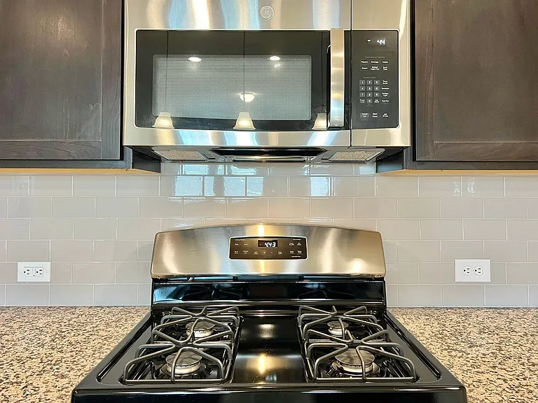 1606 Misty Elm St — Photo 12