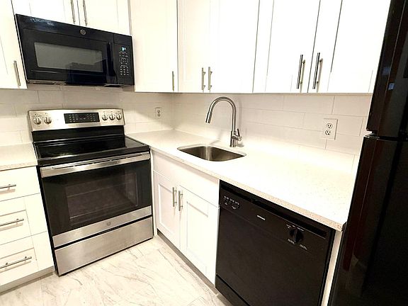 5th image of 240 E 90th St APT 3C