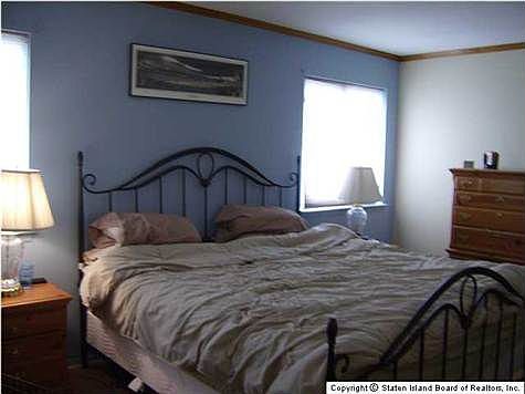 2nd image of 272 Bruckner Ave