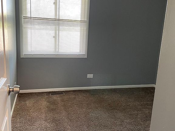 5th image of 22628 Clarendon Ave
