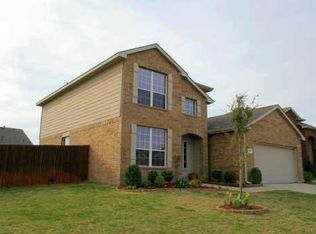 5001 Royal Burgess Dr, Fort Worth, TX 76135