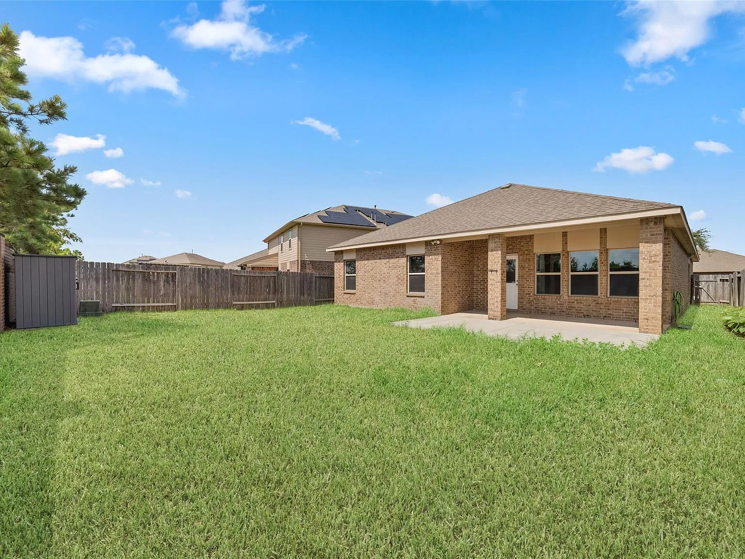 4 bed, 2.0 bath, 2241 sqft, $2,499 — Photo 4