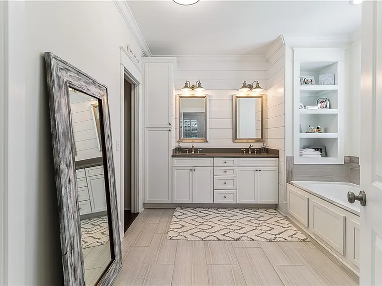 1077 Sinclair Way — Photo 18