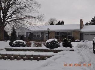 2015 Burma Ln, South Saint Paul, MN 55075