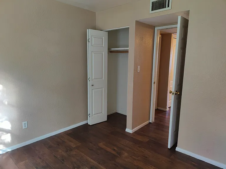 1028 E Bendix Dr — Photo 19