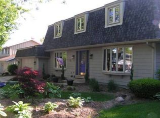 619 Sunset Dr, Janesville, WI 53548