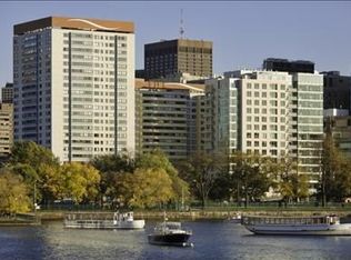 1 Emerson Pl APT 5Q, Boston, MA 02114