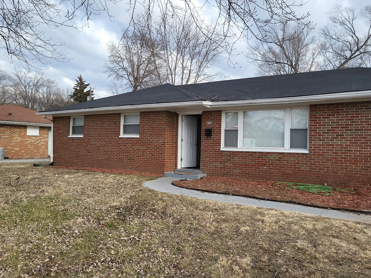 809 Joliet Dr photo 1