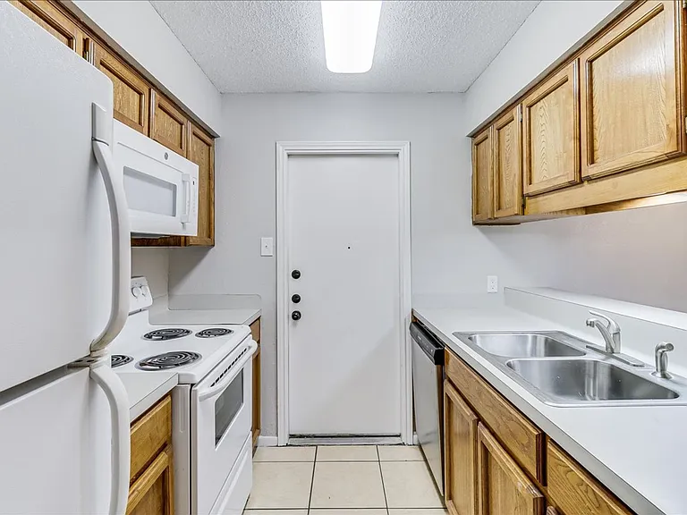 11205 Willowood Creek Dr #C — Photo 13