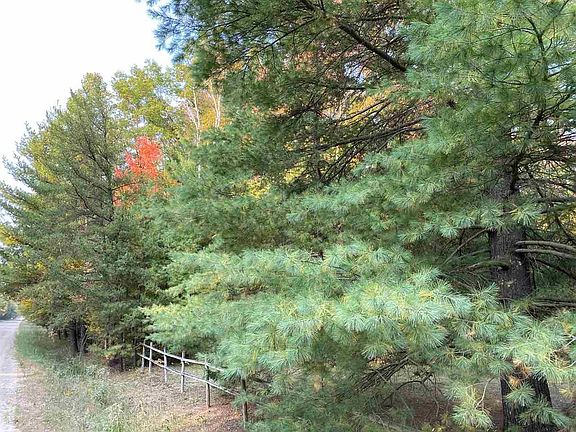 2nd image of 4950 Bensch Rd