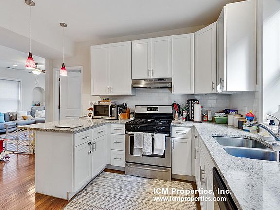 2nd image of 1836 W Leland Ave #2E