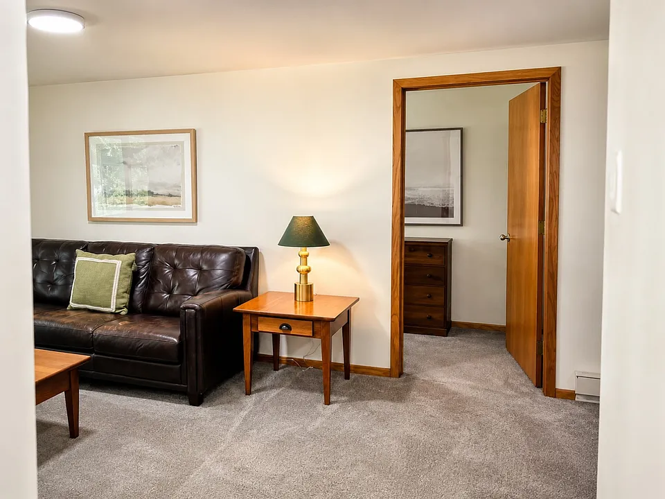 800 State St #9