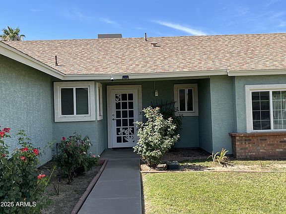 2nd image of 7957 W GLENROSA Avenue